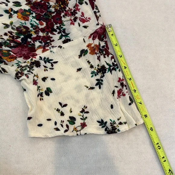 LUQ Rhee Tie Front Top Blouse V Neck Floral Off White Green Pink Women's Size S - Picture 10 of 10